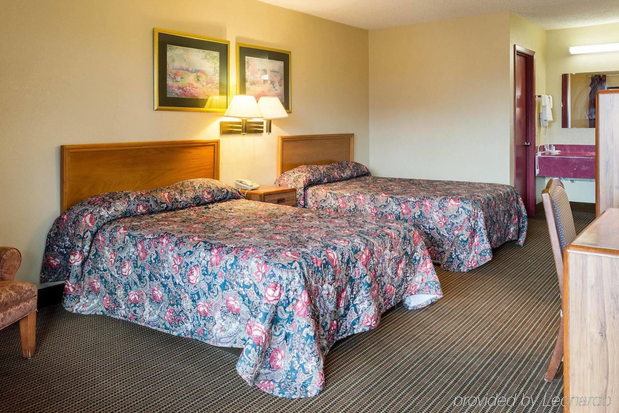Rodeway Inn Greenwood Exterior foto